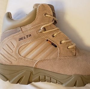 Delta Mens boots size 12